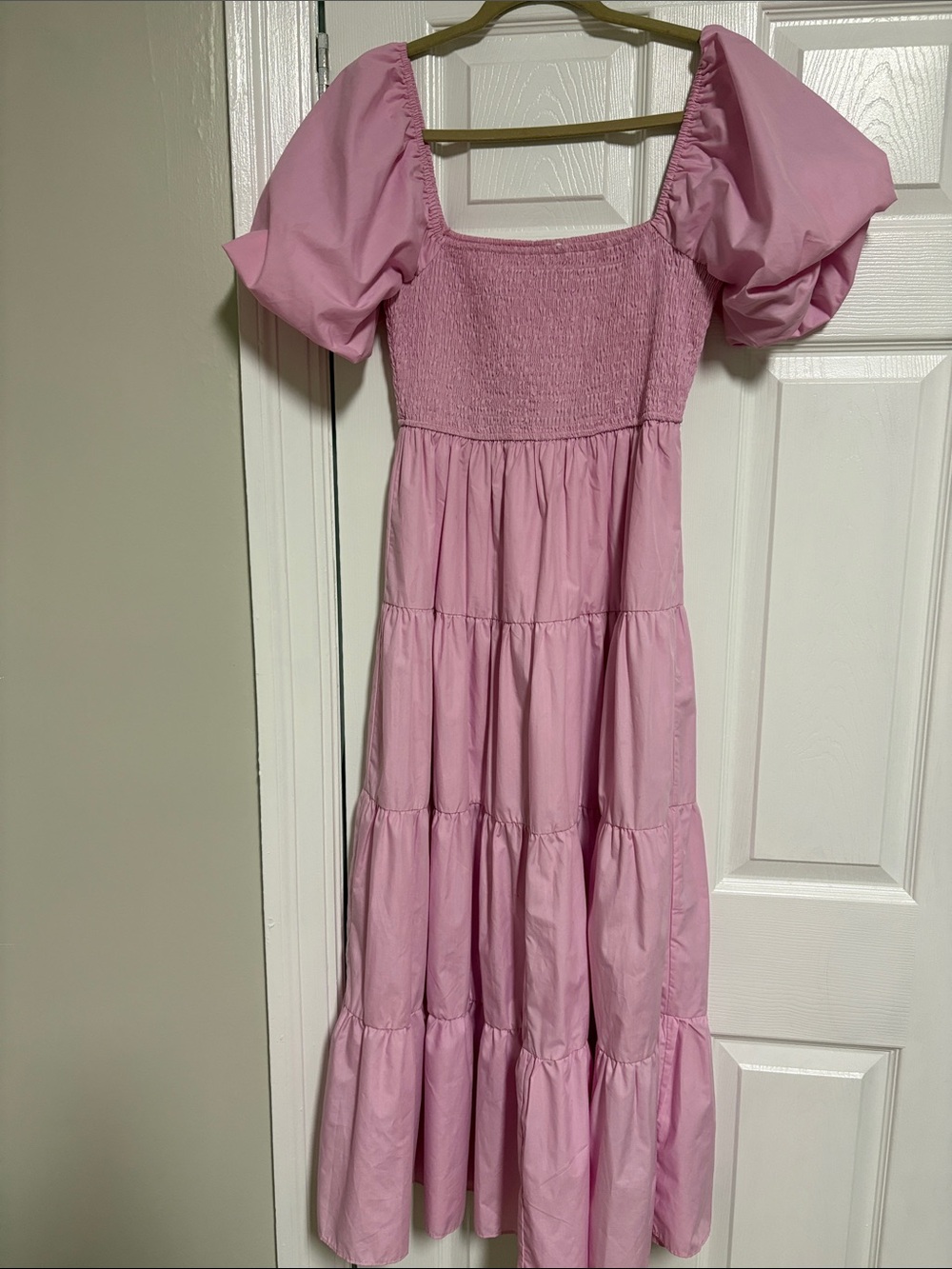 entro Pink Puff-Sleeve Smocked Tiered Midi Dress